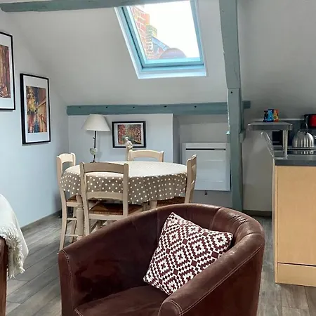 Sous Les Toits D'honfleur * Ονφλέρ