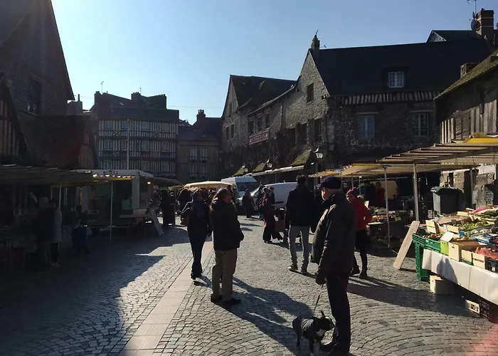 Sous Les Toits D'honfleur * Ονφλέρ