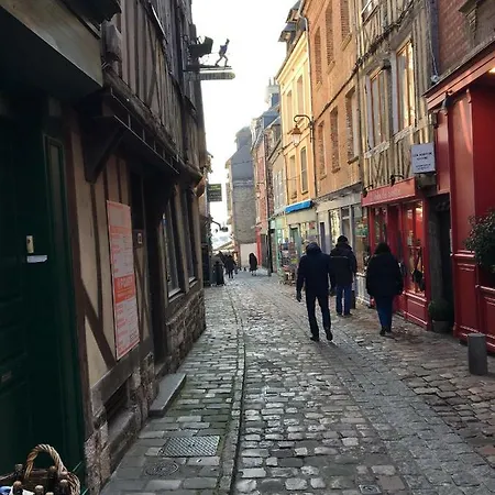 Sous Les Toits D'honfleur הונפלר