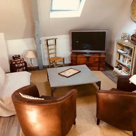 Sous Les Toits D'honfleur Apartment *