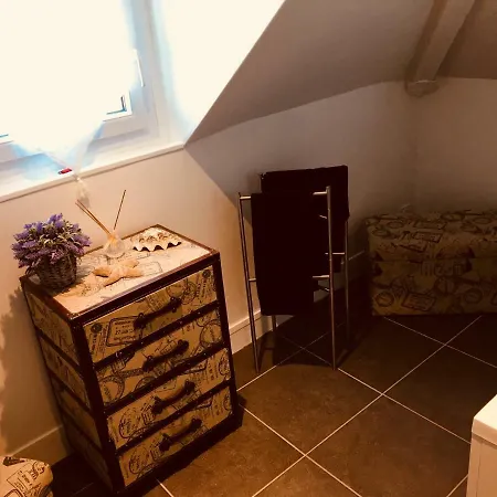 Sous Les Toits D'honfleur Honfleur