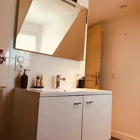 Sous Les Toits D'honfleur Honfleur